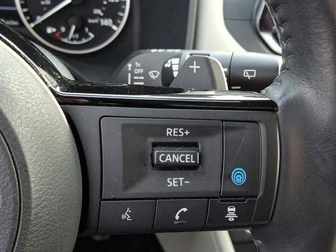 Used 2021 Nissan Rogue SL image 23