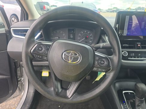 Used 2024 Toyota Corolla LE FWD image 11
