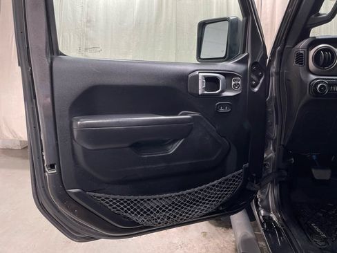 Used 2019 Jeep Wrangler Unlimited Sport S AWD/4WD image 8