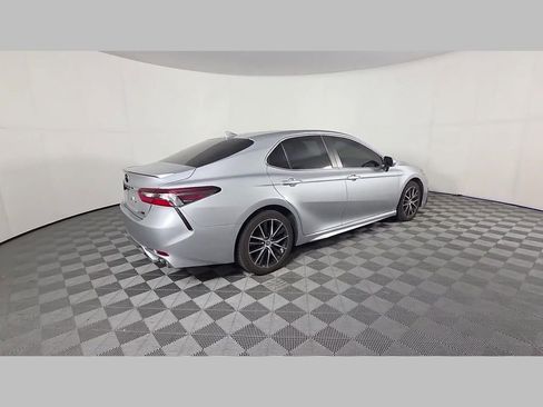 Used 2022 Toyota Camry SE FWD image 39