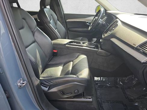 Used 2022 Volvo XC90 T5 Momentum w/ Climate Package image 10