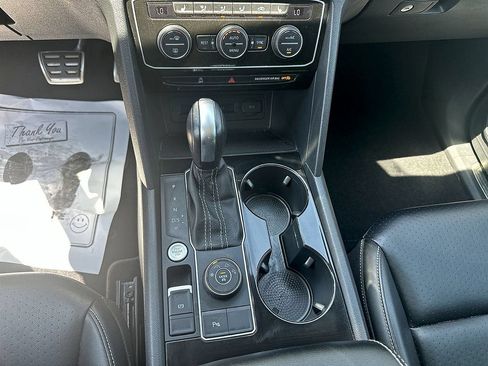 Used 2022 Volkswagen Atlas SEL R-Line AWD/4WD image 20