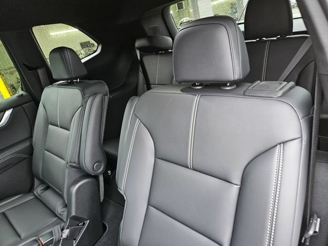 New 2026 GMC Acadia Elevation w/ Elevation Premium Package AWD/4WD image 16