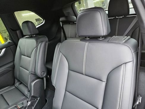New 2026 GMC Acadia Elevation w/ Elevation Premium Package AWD/4WD image 16