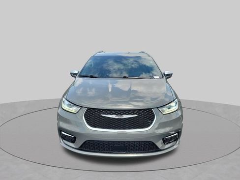 Used 2021 Chrysler Pacifica Limited AWD/4WD image 16