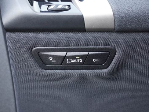 Used 2023 BMW iX xDrive50 w/ Premium Package AWD/4WD image 17