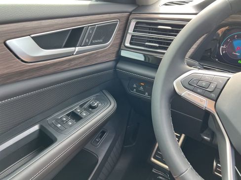 New 2026 Volkswagen Atlas SEL Premium R-Line AWD/4WD image 18