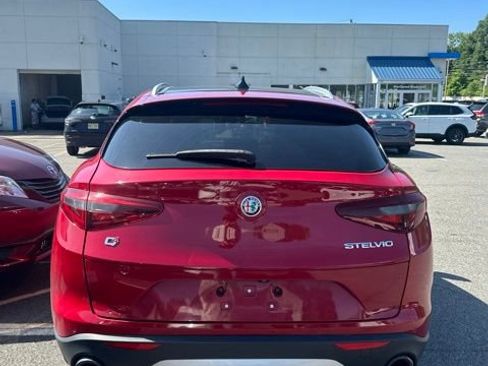 Used 2018 Alfa Romeo Stelvio Ti AWD/4WD image 3