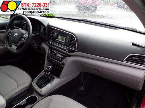 Used 2017 Hyundai Elantra SE image 22