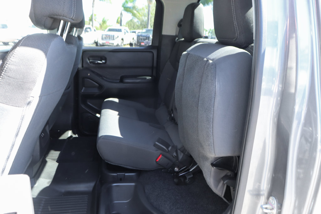 Used 2025 Nissan Frontier SV AWD/4WD image 34