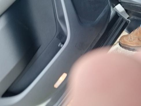 Used 2024 Toyota Highlander XLE image 11