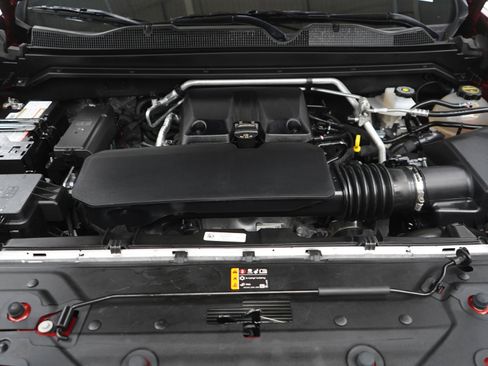 Used 2024 Chevrolet Colorado ZR2 w/ Technology Package AWD/4WD image 29