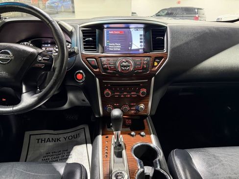 Used 2018 Nissan Pathfinder Platinum w/ Cargo Package AWD/4WD image 24