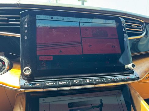 Used 2022 Jeep Grand Wagoneer Series III w/ Rear Seat Video Group 1 AWD/4WD image 23