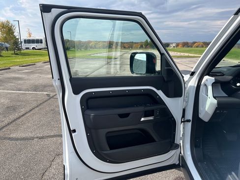 New 2026 Land Rover Defender 110 S image 10