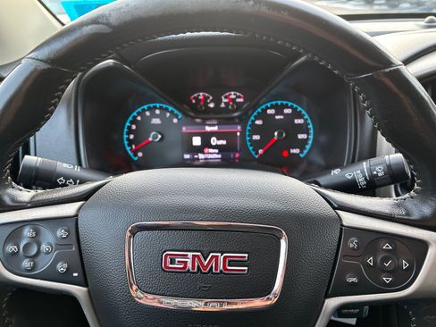 Used 2022 GMC Canyon Denali image 16