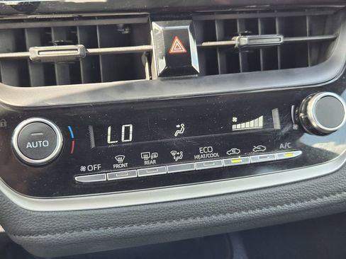 Used 2025 Toyota Corolla SE FWD image 20