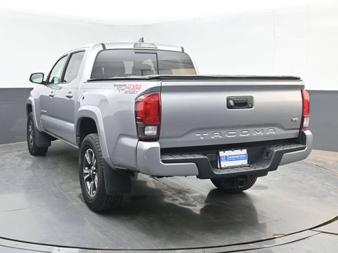 Used 2019 Toyota Tacoma TRD Sport AWD/4WD image 7