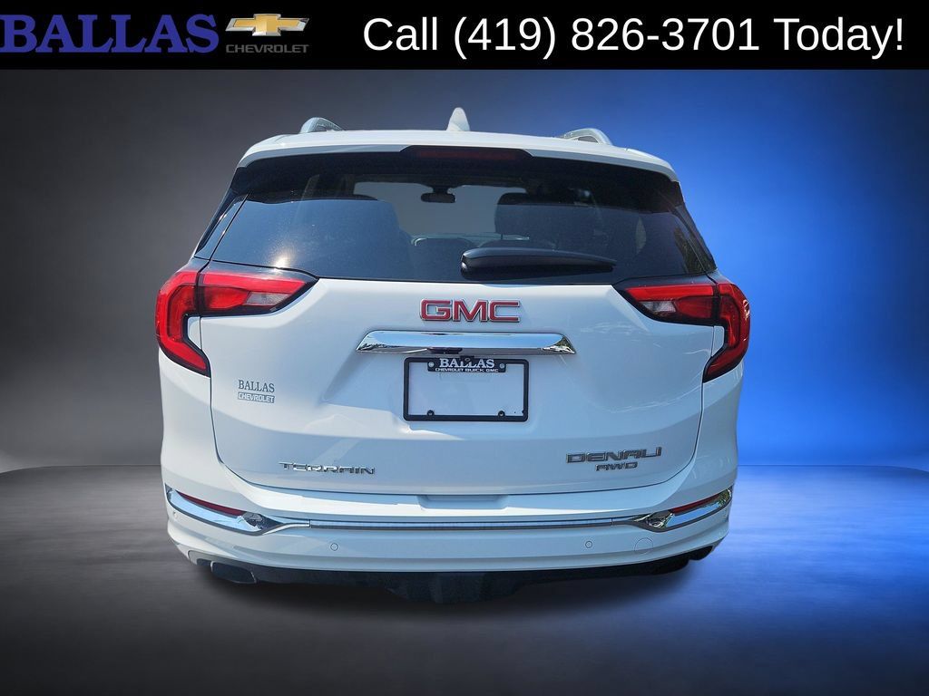 Used 2019 GMC Terrain Denali w/ GMC Pro Grade Package AWD/4WD image 4
