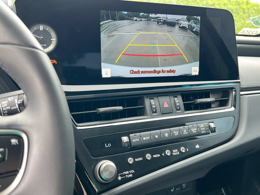 Certified 2024 Lexus ES 300h w/ Premium Package FWD image 16