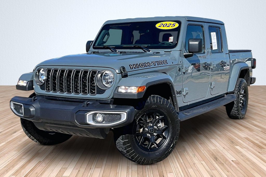 Used 2025 Jeep Gladiator Sport AWD/4WD image 1