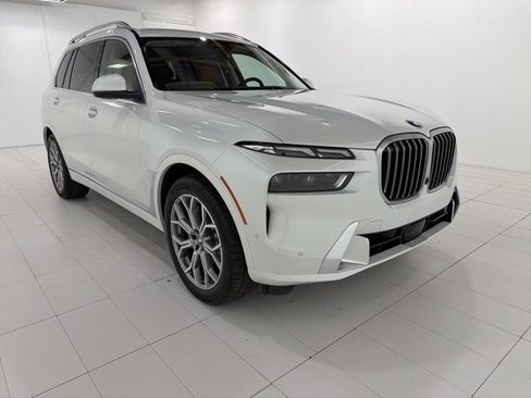 Certified 2024 BMW X7 xDrive40i w/ Premium Package image 8