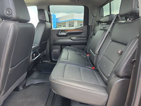 Used 2024 GMC Sierra 1500 Denali w/ Denali Reserve Package AWD/4WD image 11