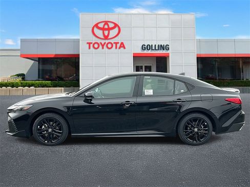 New 2026 Toyota Camry SE image 5