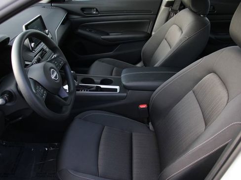 Certified 2025 Nissan Altima 2.5 S FWD image 13