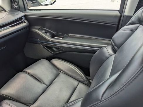 Used 2025 Lincoln Navigator Reserve AWD/4WD image 18