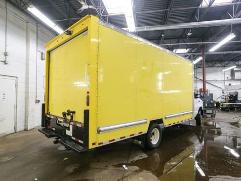 Used 2022 Ford E-350 and Econoline 350 Super Duty w/ Power Windows & Locks Group RWD image 11