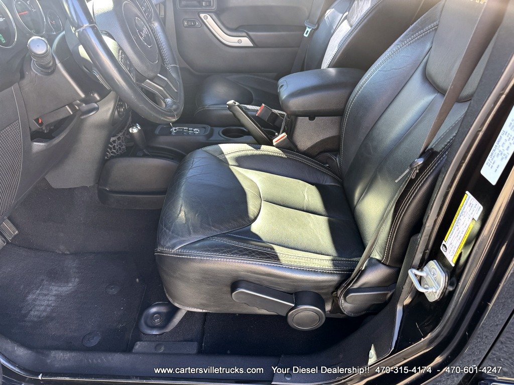 Used 2014 Jeep Wrangler Unlimited Sahara w/ Connectivity Group AWD/4WD image 14