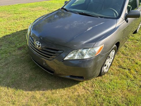 Used 2009 Toyota Camry LE FWD image 8
