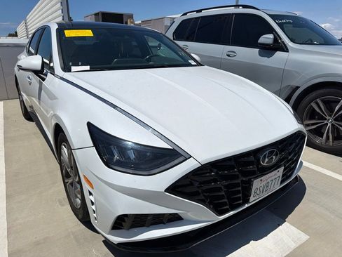 Used 2020 Hyundai Sonata SEL w/ Premium + Sunroof Package FWD image 3
