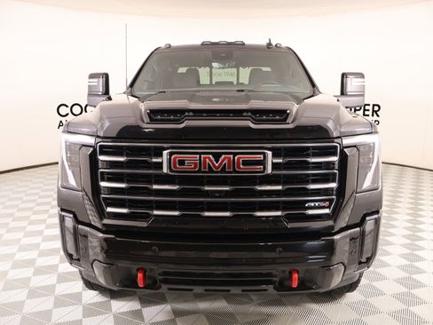 Used 2024 GMC Sierra 2500 AT4 w/ AT4 Premium Plus Package AWD/4WD image 10