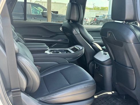 Used 2025 Lincoln Navigator Reserve w/ Jet Appearance Package AWD/4WD image 5