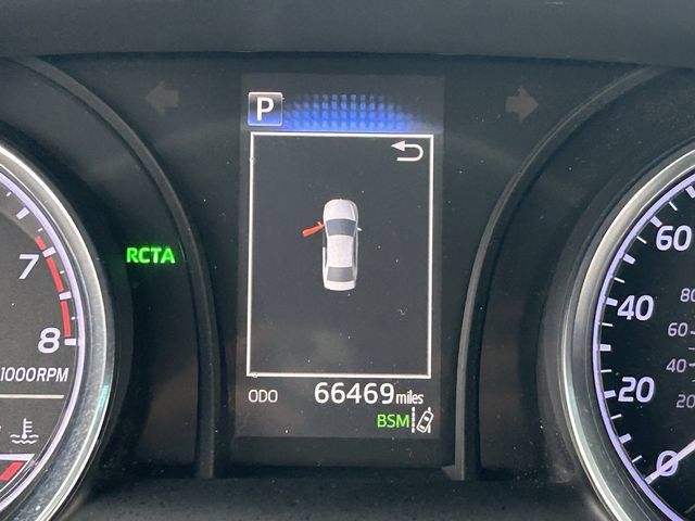 Used 2018 Toyota Camry SE w/ Convenience Package FWD image 31