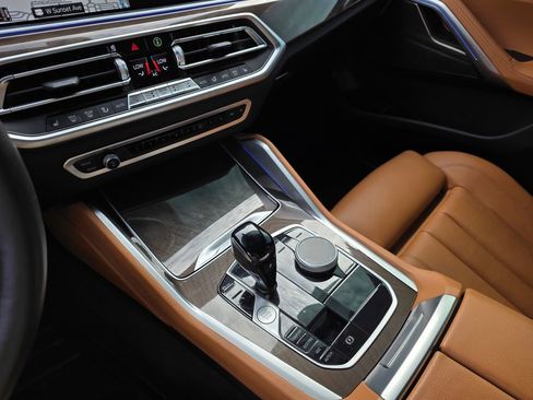 Used 2022 BMW X6 xDrive40i w/ M Sport Package image 19