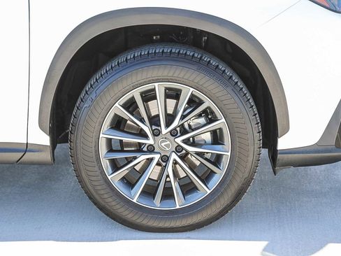 Used 2025 Lexus NX 250 FWD image 10