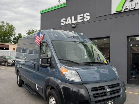 Used 2018 RAM ProMaster 2500 FWD image 1