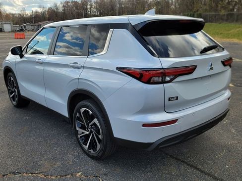 Used 2022 Mitsubishi Outlander ES image 9