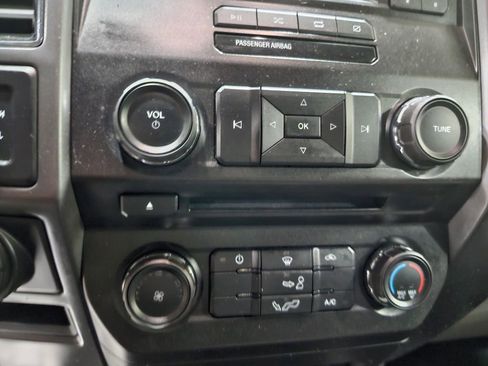 Used 2018 Ford F150 4x4 SuperCrew image 25