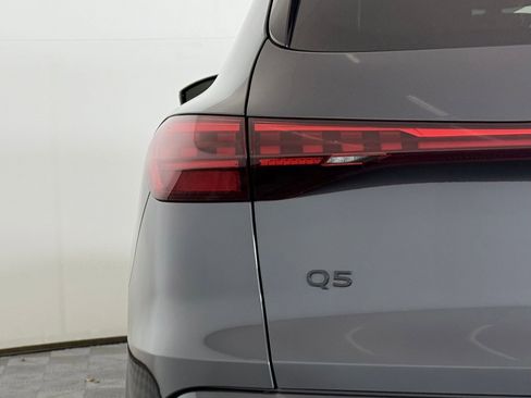 Certified 2025 Audi Q5 Premium w/ Convenience Package image 12