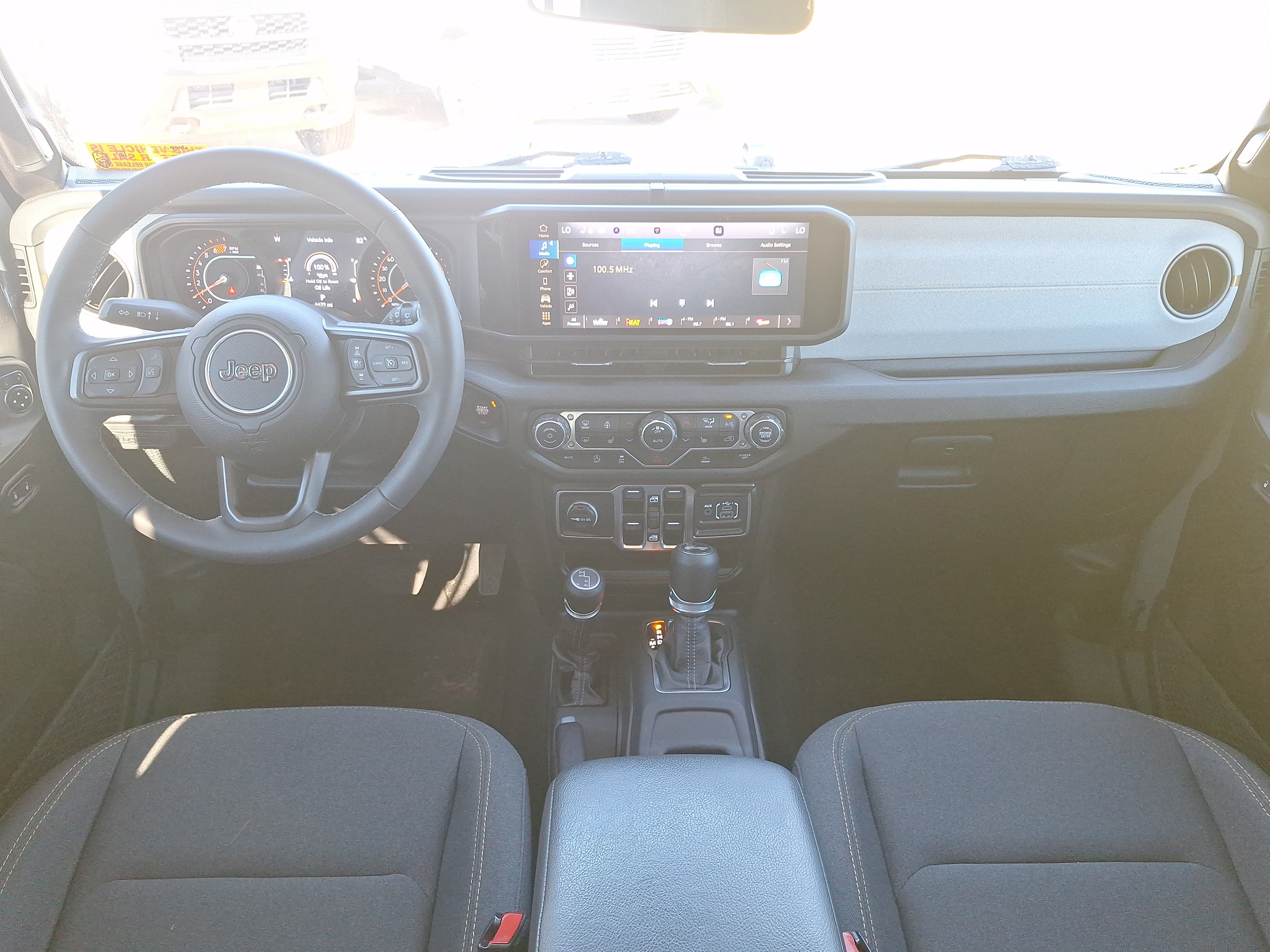 Used 2025 Jeep Wrangler Unlimited Sport AWD/4WD image 19