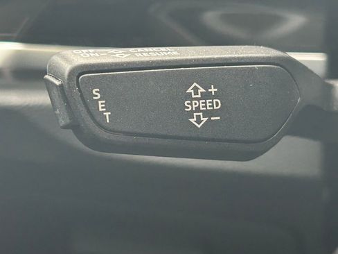 Used 2020 Audi Q3 2.0T Premium Plus w/ Premium Plus Package image 18