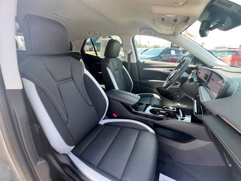 Used 2025 Buick Envision Sport Touring AWD/4WD image 38