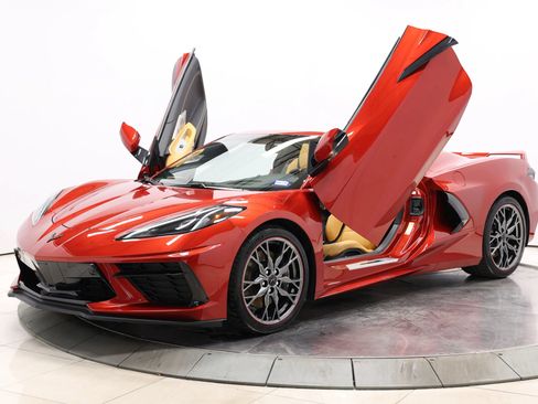 Used 2023 Chevrolet Corvette Stingray Premium Conv w/ Z51 Performance Package RWD image 2