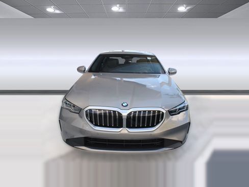 Used 2026 BMW 530i w/ Premium Package RWD image 6
