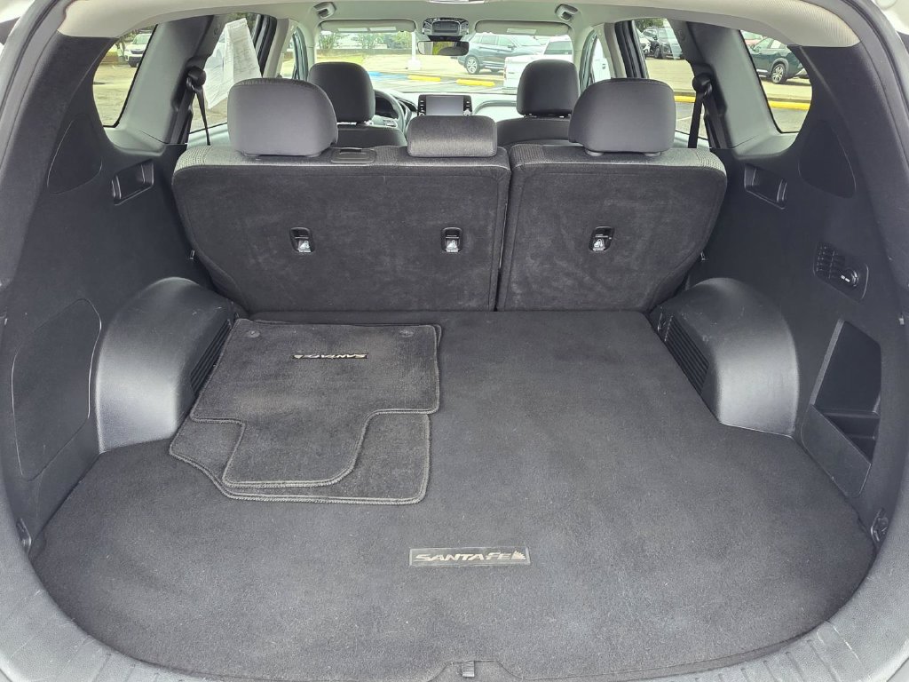 Used 2021 Hyundai Santa Fe SE FWD image 11