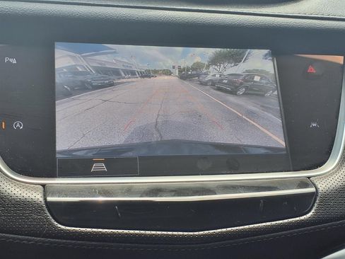 Used 2024 Cadillac XT6 Luxury FWD image 4